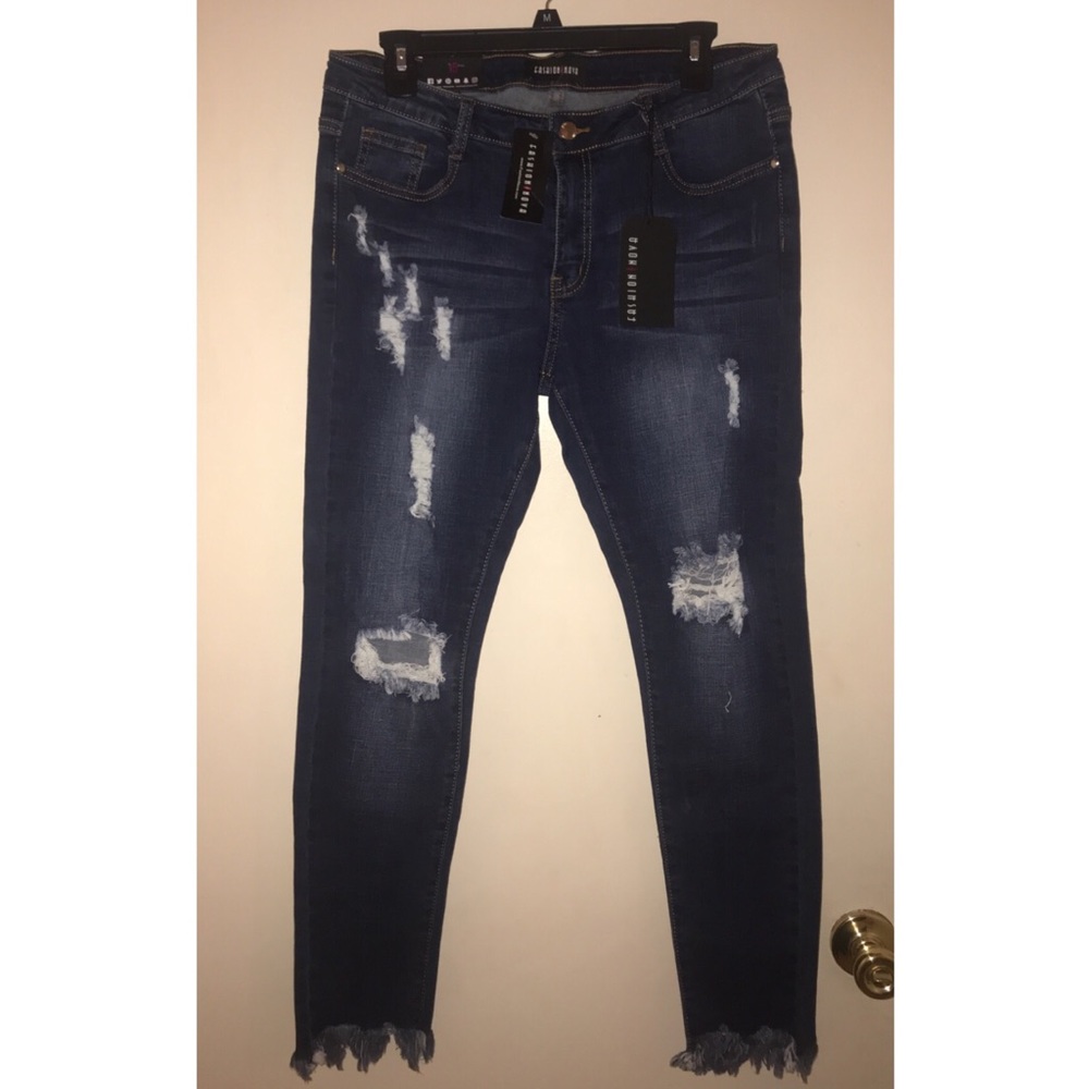 Ripped skinny jeans